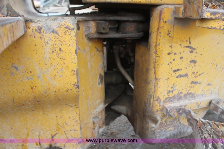 image for item H6103 1974 Caterpillar 920 wheel loader