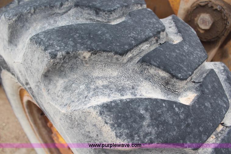 image for item H6103 1974 Caterpillar 920 wheel loader