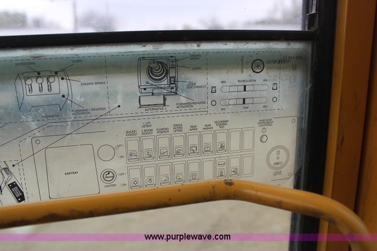 image for item H6105 2006 Volvo L180E wheel loader