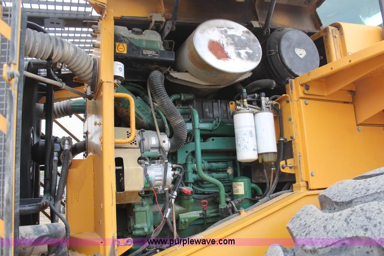 image for item H6105 2006 Volvo L180E wheel loader