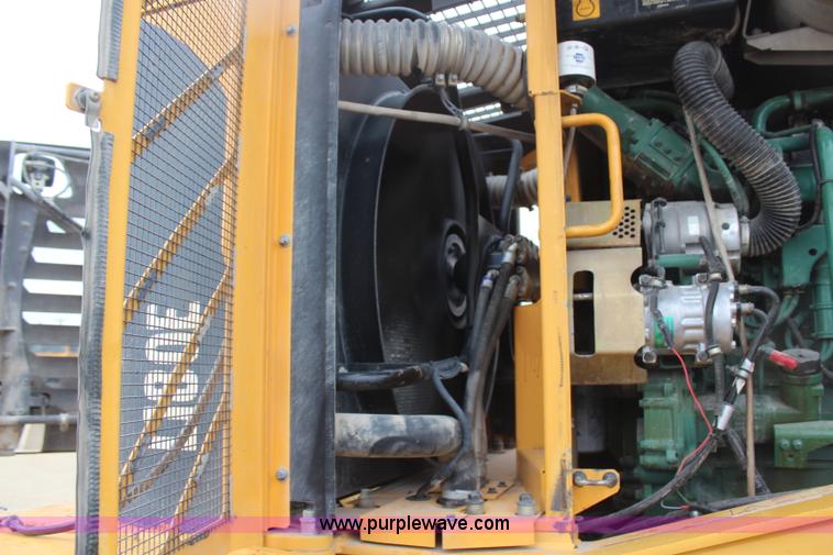 image for item H6105 2006 Volvo L180E wheel loader