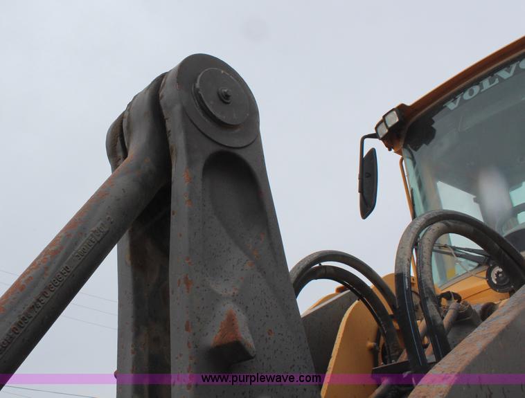 image for item H6105 2006 Volvo L180E wheel loader