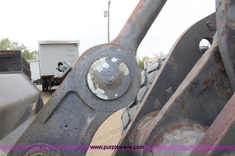 image for item H6105 2006 Volvo L180E wheel loader