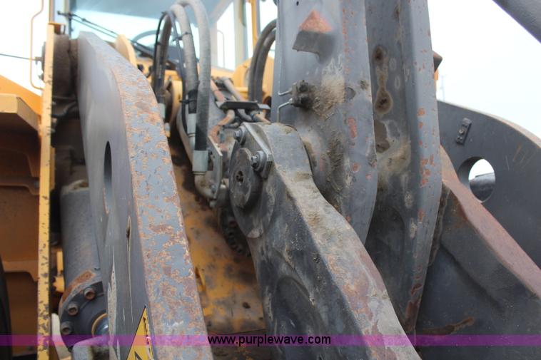 image for item H6105 2006 Volvo L180E wheel loader
