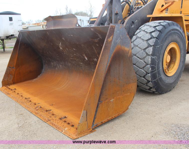image for item H6105 2006 Volvo L180E wheel loader