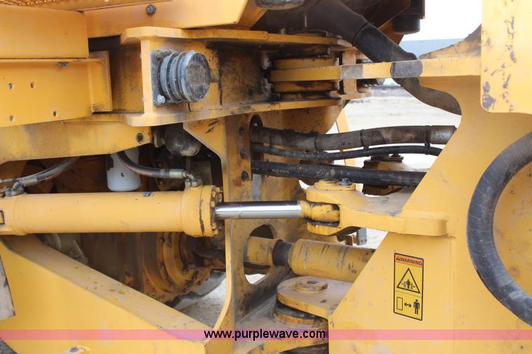 image for item H6105 2006 Volvo L180E wheel loader