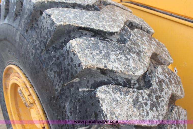 image for item H6105 2006 Volvo L180E wheel loader