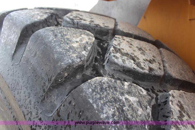 image for item H6105 2006 Volvo L180E wheel loader