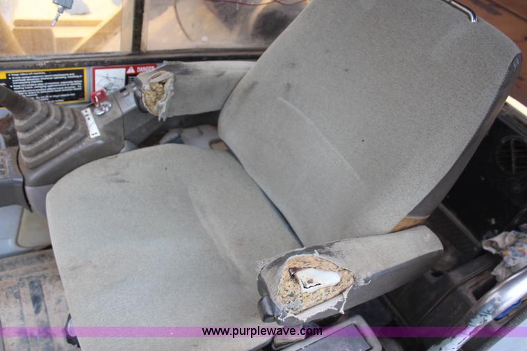 image for item H6106 1996 John Deere 892E LC excavator