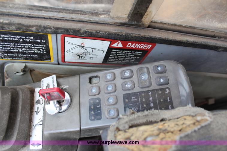 image for item H6106 1996 John Deere 892E LC excavator