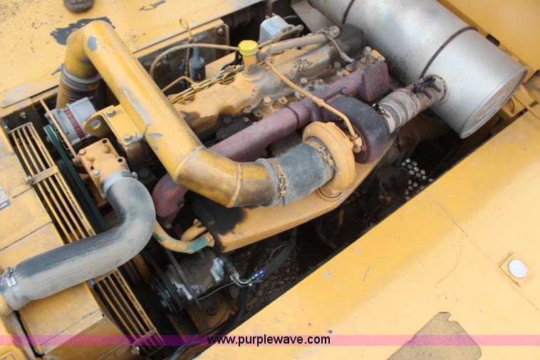 image for item H6106 1996 John Deere 892E LC excavator