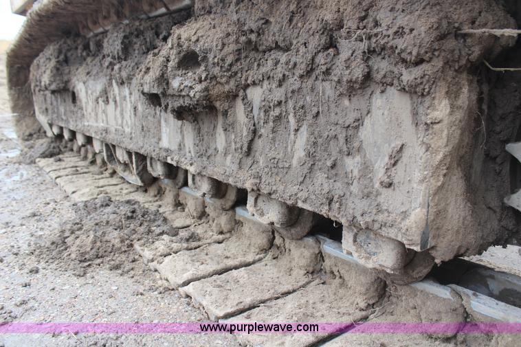 image for item H6106 1996 John Deere 892E LC excavator