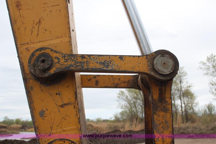 image for item H6106 1996 John Deere 892E LC excavator