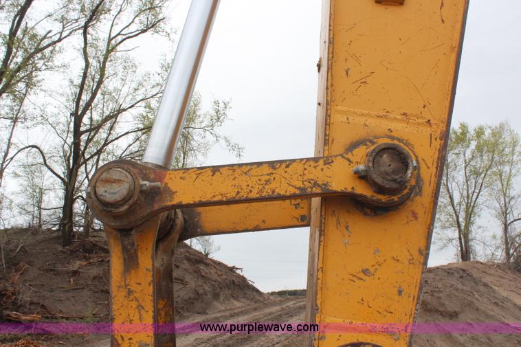 image for item H6106 1996 John Deere 892E LC excavator