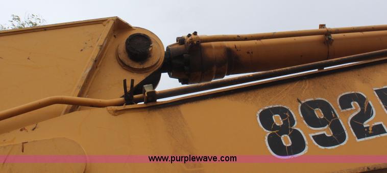image for item H6106 1996 John Deere 892E LC excavator