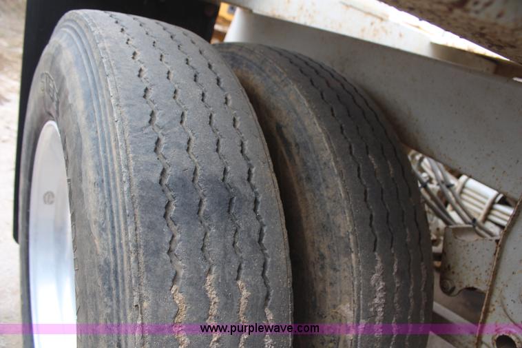 image for item H6151 2009 Construction Trailer Specialist, Inc. BDT-40 belly dump trailer