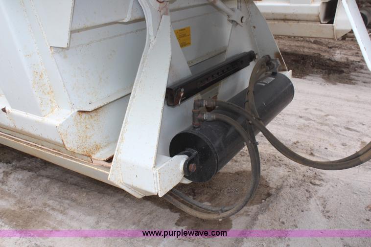 image for item H6152 2009 Construction Trailer Specialist, Inc. BDT-40 belly dump trailer