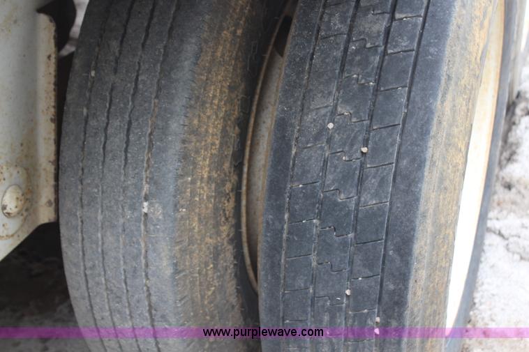 image for item H6156 2007 Construction Trailer Specialist, Inc. BDT-40 belly dump trailer