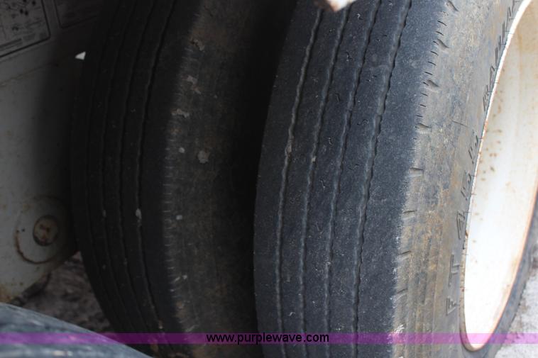 image for item H6156 2007 Construction Trailer Specialist, Inc. BDT-40 belly dump trailer