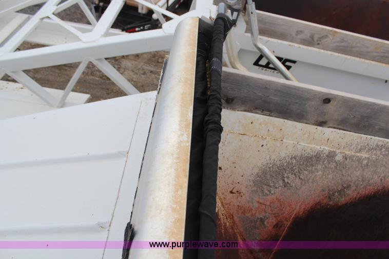 image for item H6156 2007 Construction Trailer Specialist, Inc. BDT-40 belly dump trailer