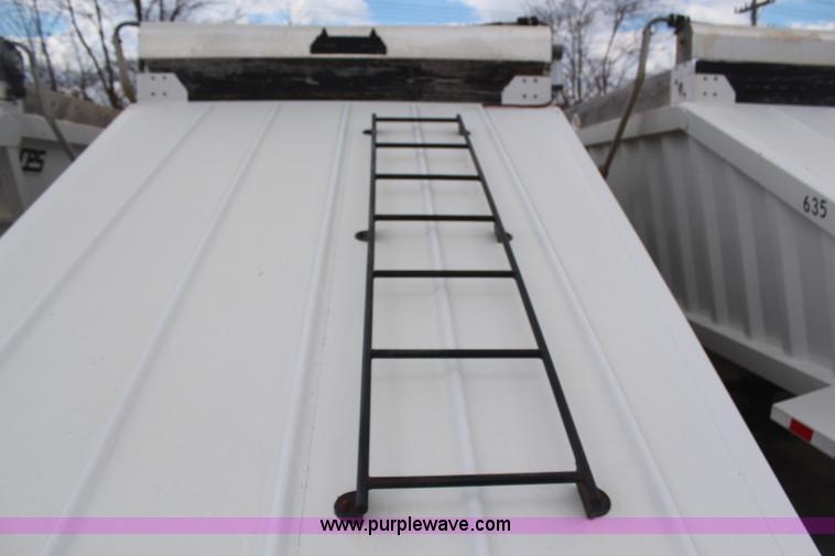 image for item H6156 2007 Construction Trailer Specialist, Inc. BDT-40 belly dump trailer