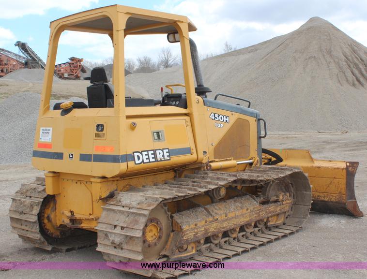 image for item H6158 2002 John Deere 450H LGP dozer