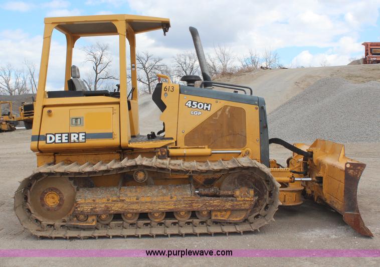 image for item H6158 2002 John Deere 450H LGP dozer