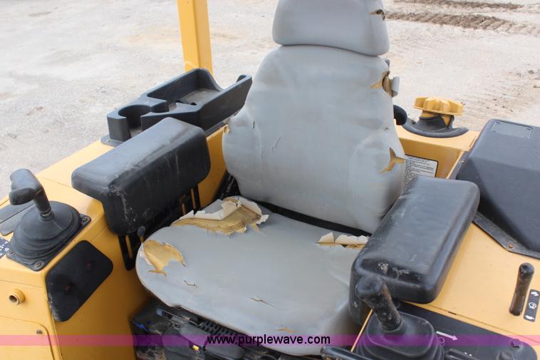 image for item H6158 2002 John Deere 450H LGP dozer