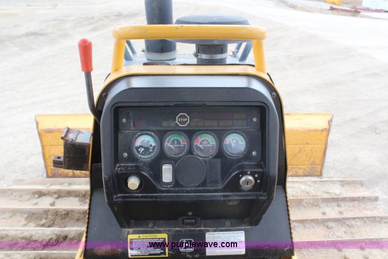 image for item H6158 2002 John Deere 450H LGP dozer