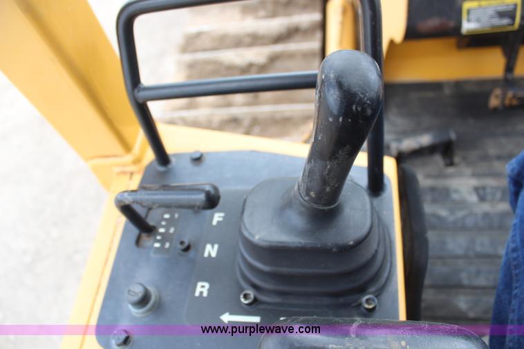 image for item H6158 2002 John Deere 450H LGP dozer