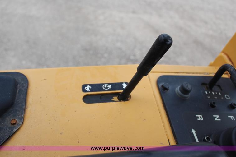 image for item H6158 2002 John Deere 450H LGP dozer