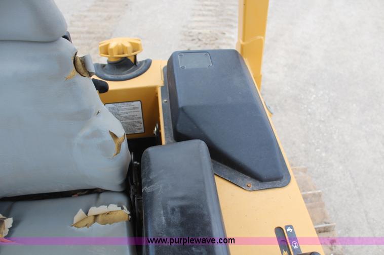 image for item H6158 2002 John Deere 450H LGP dozer