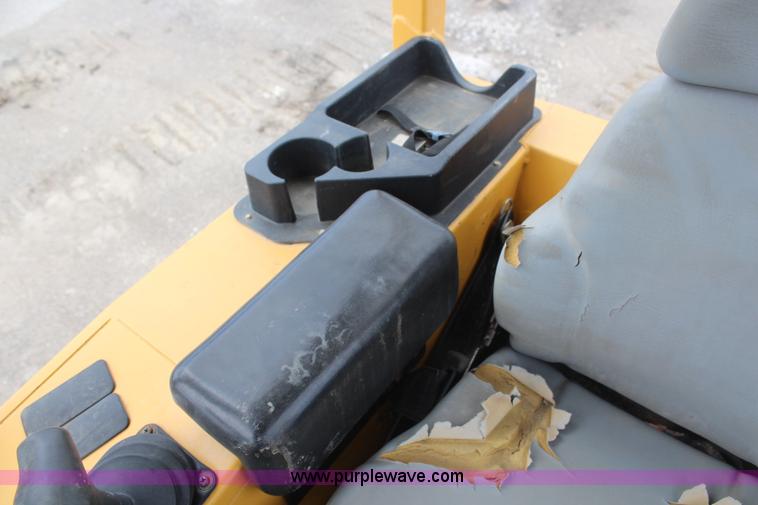 image for item H6158 2002 John Deere 450H LGP dozer