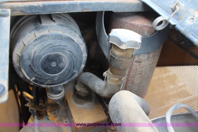 image for item H6158 2002 John Deere 450H LGP dozer