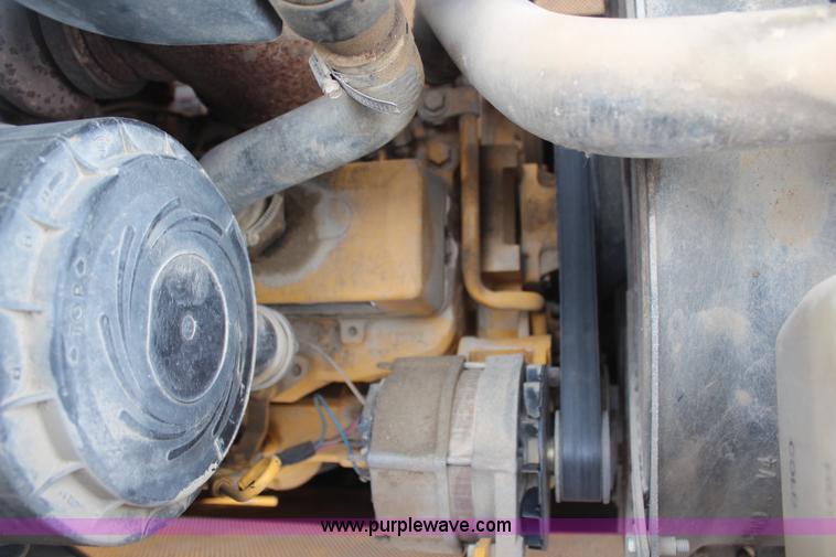 image for item H6158 2002 John Deere 450H LGP dozer