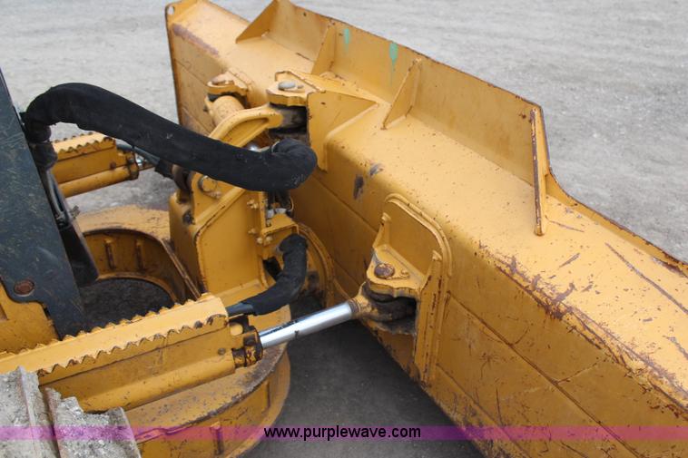 image for item H6158 2002 John Deere 450H LGP dozer
