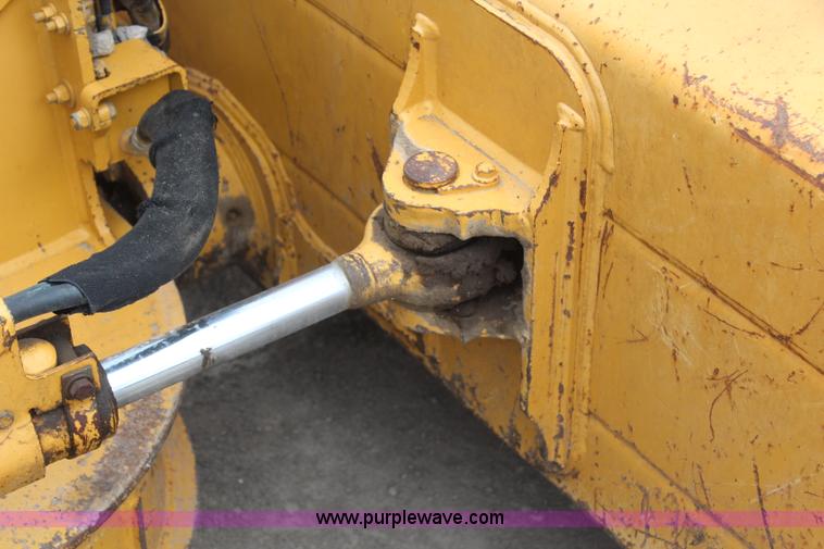 image for item H6158 2002 John Deere 450H LGP dozer