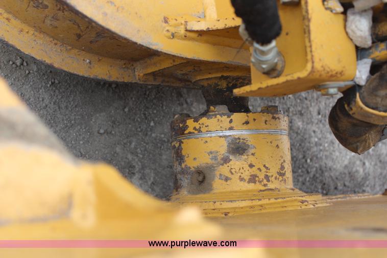 image for item H6158 2002 John Deere 450H LGP dozer