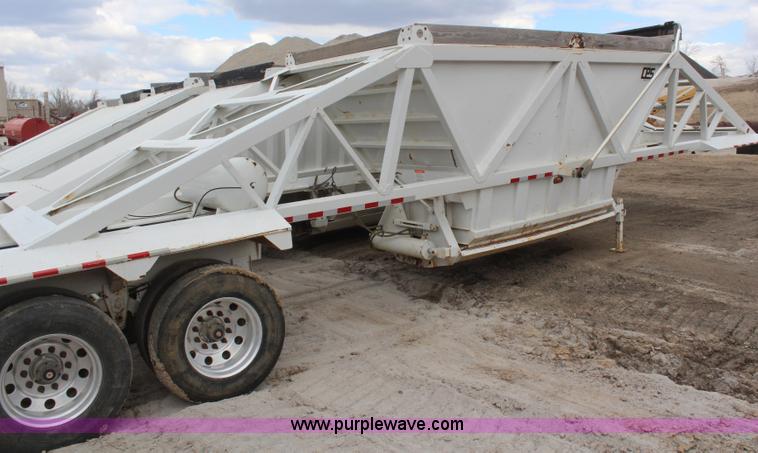 image for item H6159 2007 Manac LWBD-240 belly dump trailer