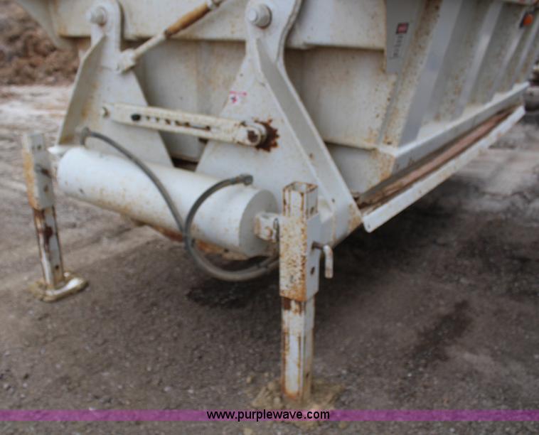 image for item H6159 2007 Manac LWBD-240 belly dump trailer