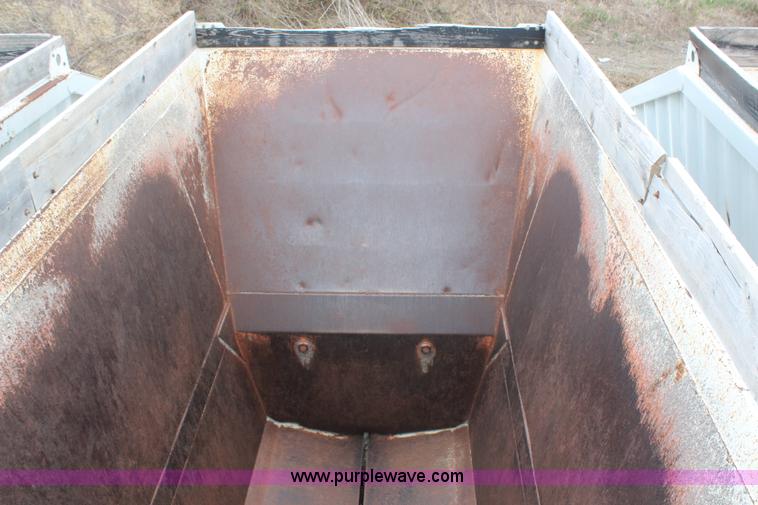 image for item H6160 2007 Construction Trailer Specialist, Inc. BDT-40 belly dump trailer