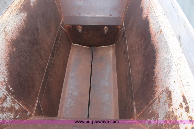 image for item H6160 2007 Construction Trailer Specialist, Inc. BDT-40 belly dump trailer