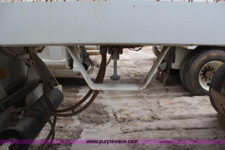 image for item H6160 2007 Construction Trailer Specialist, Inc. BDT-40 belly dump trailer