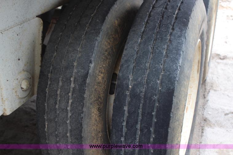 image for item H6160 2007 Construction Trailer Specialist, Inc. BDT-40 belly dump trailer