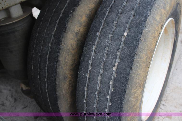 image for item H6160 2007 Construction Trailer Specialist, Inc. BDT-40 belly dump trailer