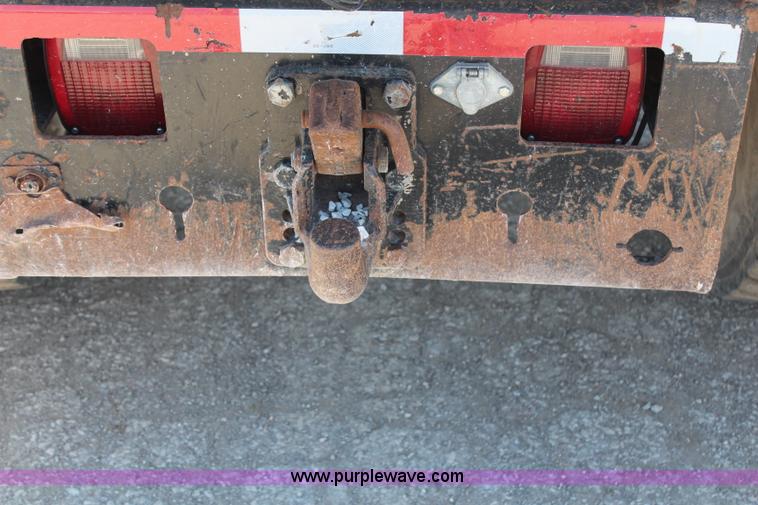 image for item H6168 2006 International 4200 dump truck