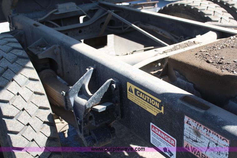 image for item H6168 2006 International 4200 dump truck