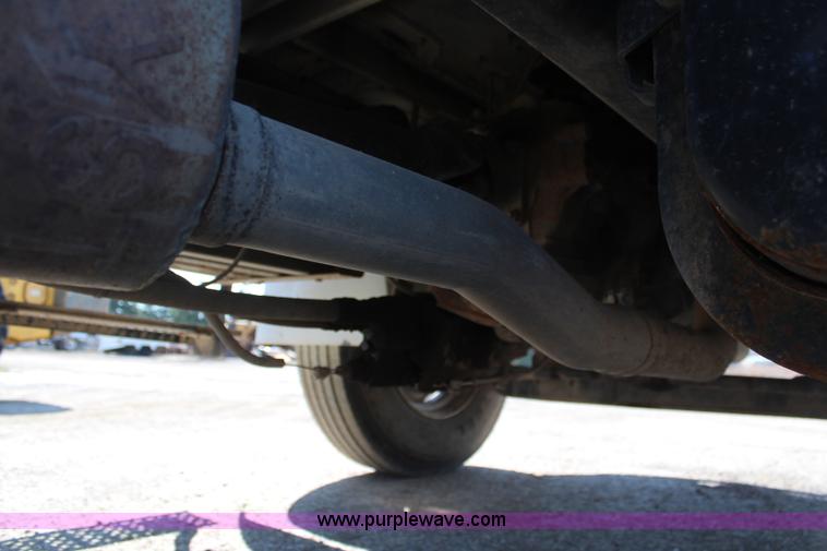 image for item H6168 2006 International 4200 dump truck