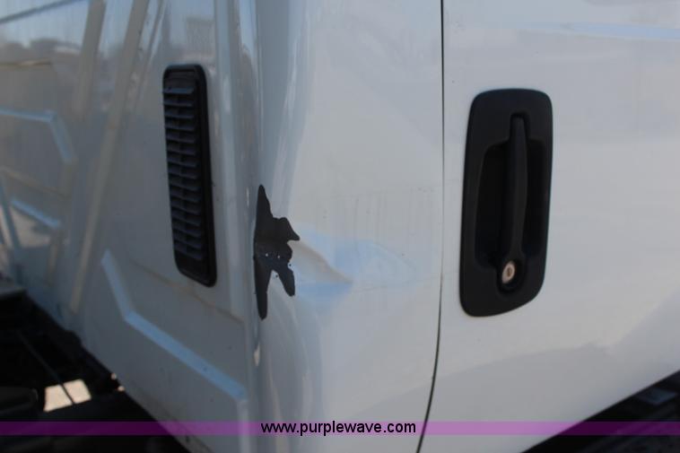 image for item H6168 2006 International 4200 dump truck