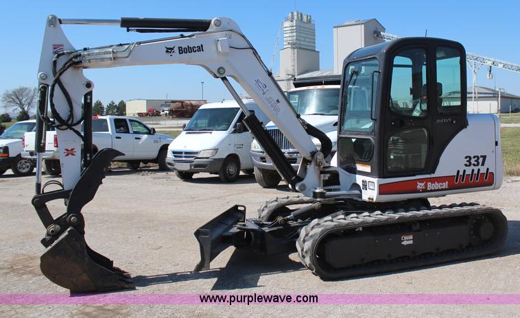 image for item H6169 2008 Bobcat 337G compact excavator